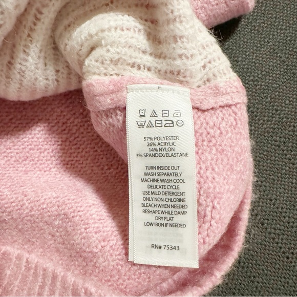 Cupcakes & Cashmere NWT Heart Print Knit Crewneck Sweater in Pink/White Size Med - Picture 9 of 10